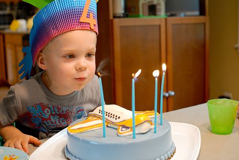 Inference: What are two things you can say about this little boy? Inferencing Pictures, Teaching Inferencing, Teaching Inference, Inference Pictures, Inference Activities, Visual Writing Prompts, Flexible Thinking, Reading Strategy, Making Inferences