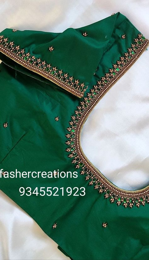 Blouse Neck Design Aari Work, Simple Hand Works On Blouses, Green Blouse Simple Work Designs, Very Simple Maggam Works, Simple Aari Blouse Designs For Saree, Magam Work Blouses Simple, Blouse Magam Designs, Blouse Neck Aari Designs, Blouse Hand Aari Work Designs