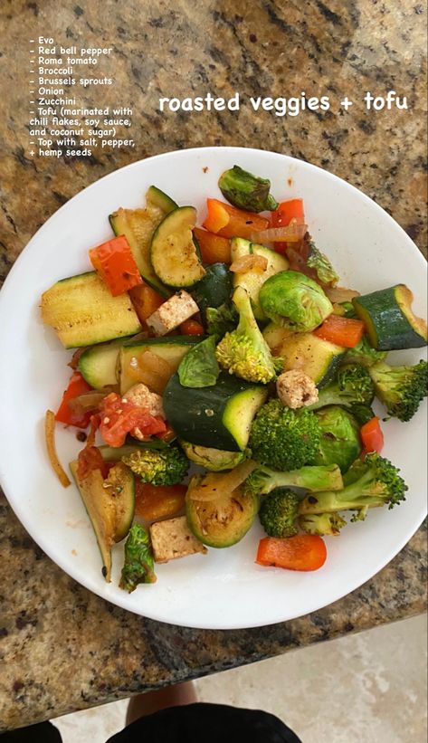 Roasted veggies and Tofu
Red bell peppers, roma tomato, onion, zucchini m, brussels sprouts,  broccoli, crispy spicy tofu, and extra virgin olive oil. Vegan Meal Prep Aesthetic, Clean Food Vegan, Low Calorie Vegan Lunch, Vegan Lunch Aesthetic, Vegan Meal Aesthetic, Healthy Vegan Aesthetic, Vegan Recipes Aesthetic, Vegan Breakfast Aesthetic, Vegan Food Aethstetic