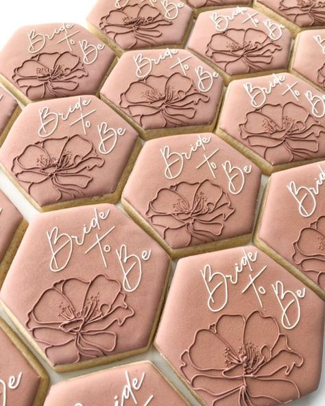 A Lil Something Sweet on Instagram: "Congrats to this Bride to Be! Absolutely loved making these bridal shower cookies!! 💍🌸 #bake #baking #baker #cookies #cookiedecorating #cookiepackaging #cookieart #sugarcookies #sugarcookiesofinstagram #sugarcookiemarketing #sugarcookiedecorating #sugarcookieart #cookier #cookiedecorator #royalicingcookies #royalicing #royalicingflowers #customcookies #customcookie #sandiegocookies #sandiegocookier #sandiegosmallbusiness #weddingcookies #bridalcookies #brid Bride To Be Cookies Decorated, Bach Cookies, Bride To Be Cookies, Bride Cookies, Bridal Cookies, Cookie Decorations, Royal Icing Flowers, Cookies Theme, Sugar Cookie Royal Icing