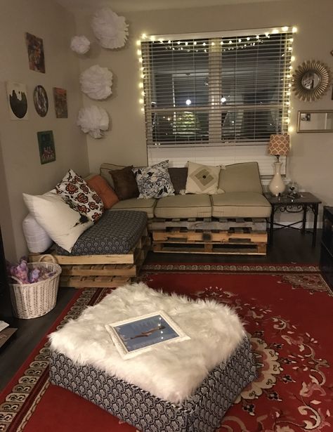 Diy Living Room Seating, Diy Comfy Seating, Diy Bean Bag Couch, Diy Bedroom Couch, Diy Boho Couch, Couch Area In Bedroom, Room Couch Ideas Bedrooms, Diy Floor Couch, Couches In Bedroom Ideas