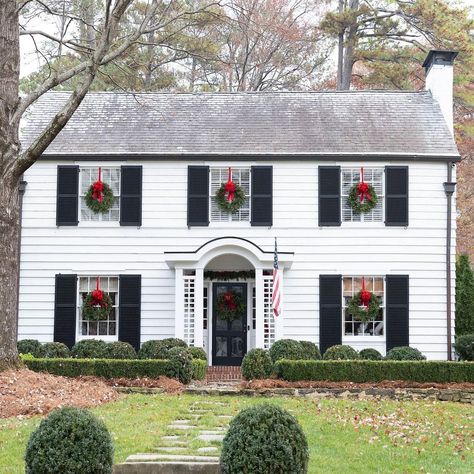 Christmas Wreaths On Windows, Wreaths On Windows, White Colonial House, Southern Home Magazine, Small Colonial, Christmas Wreaths For Windows, Colonial Revival House, White Colonial, Colonial House Exteriors