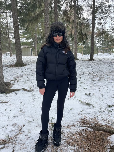 Northface Jacket Outfits, Puffer Jacket Outfit Oversized, The North Face Jackets Outfits, Northface Jacket Outfit, North Face Puffer Outfit, Snow Bunny Outfit, North Face Jacket Outfit, Moon Boots Outfit, Black North Face Puffer