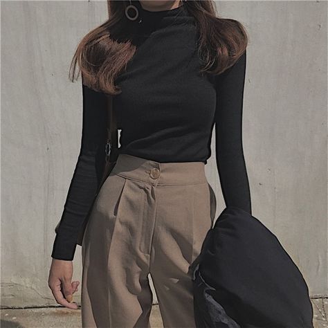 Black Turtleneck Outfit, Outfit Beige, Beige Fashion, Clothes Wishlist, Academia Outfits, Turtleneck Outfit, Outfits Girl, Korean Casual Outfits, Simple Outfit