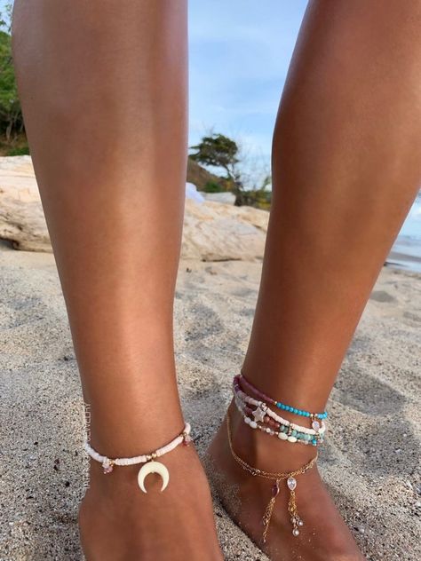 Beachy Anklets, Moonstone Anklet, Anklets Diy, Cute Anklets, Ankle Bracelets Diy, Crystal Bead Jewelry, Summer Anklets, Beach Anklets, Gold Girl