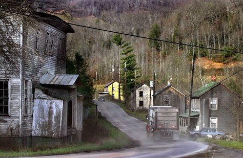 Review: The Serfs of Appalachia Districts Of Panem, Appalachian People, American Gothic, Southern Gothic, Appalachian Mountains, Gothic Aesthetic, Gatlinburg, In The Mountains, Abandoned Places