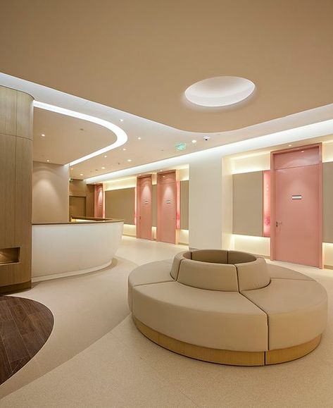 Chic But Welcoming Doctor’s Clinic Design Ideas - Bored Art Medical Clinic Design, Healthcare Interior Design, Medical Office Design, Hospital Architecture, Interior Ceiling Design, Children Hospital, Hospital Interior, Clinic Interior Design, Dental Office Design