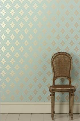 metallic + mint = love at first sight Tapet Inspiration, Farrow And Ball Wallpaper, Shiny Wallpaper, Farrow & Ball Wallpaper, Tapete Gold, Diamond Wallpaper, Graphic Wallpaper, Room Wallpaper, Wall Treatments