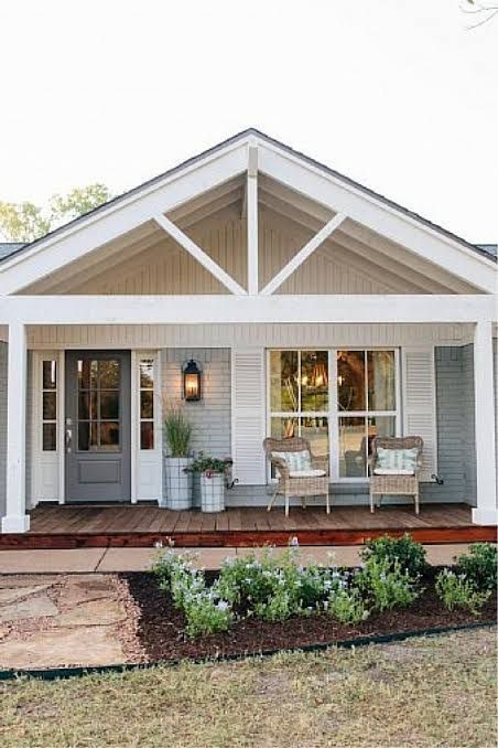 Porch Ideas for Every House Style Front Porch Remodel, Farmhouse Front Porch Decor, Front Porch Addition, Fasad Design, Ranch House Remodel, Ranch House Exterior, House Front Porch, Porch Remodel, Porch Addition