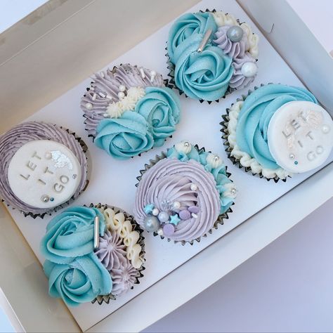 Frozen 2, into the unknown, let it go, Elsa cupcakes, sprinkles Frozen Cupcakes Toppers, Elsa Birthday Cupcakes, Elsa Frozen Cupcakes, Frozen Birthday Party Cupcakes, Elsa Cupcake Cake, Frozen Birthday Cupcake Ideas, Elsa Cupcakes Ideas, Frozen Cupcake Ideas, Frozen 2 Cupcakes