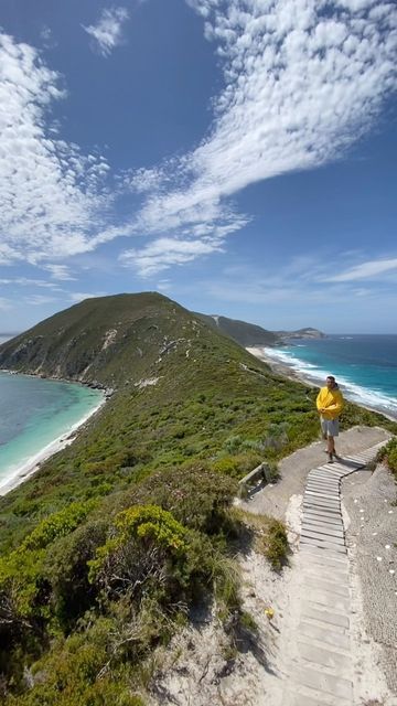 Anastasia ✈︎ | Weltreise 🌏 on Instagram: "Add this place to your bucket list: 📍Bald Head Trail in Albany, Western Australia 🇦🇺 Due to the strong winds we only did the first part of the 12km return hike but the views were already so pretty 😍 #westernaustralia #hike #bucketlistplaces #baldheadtrail #travelinspiration #roadtrip" Australia Hiking, Hiking Australia, Albany Western Australia, Year Board, Instagram Add, Moving To Australia, Bald Head, Bald Heads, Strong Wind