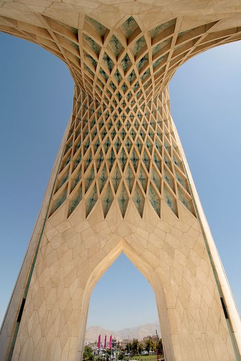 Azadi Square, Azadi Tower, Arab Architecture, Iran Tourism, Classical Building, Floating Architecture, Freedom Tower, Iran Pictures, Monumental Architecture