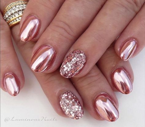 Elegant Nail Designs Classy, Rose Gold Nail Ideas, Rose Gold Chrome Nails, Nail Inspo Short, Gold Toe Nails, Rose Gold Nails Glitter, Gold Glitter Nail Polish, Rose Gold Nail, Rose Gold Nail Art