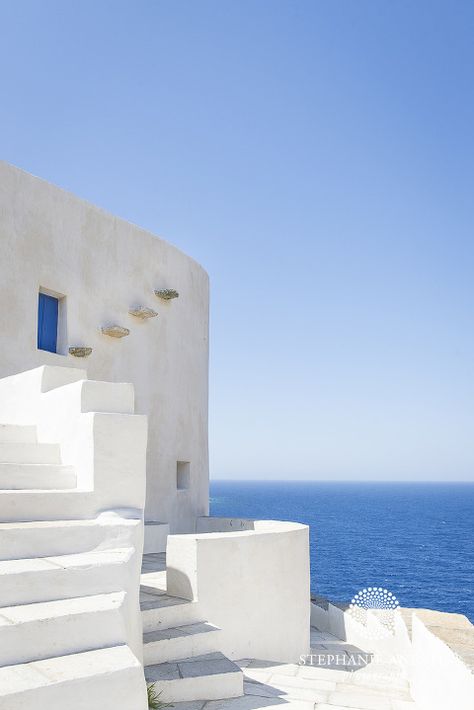 Greece Aesthetics, Greek Blue, Mediterranean Architecture, Greek House, Double Meaning, Minimalist Architecture, Santorini Greece, Greek Island, Greece Travel