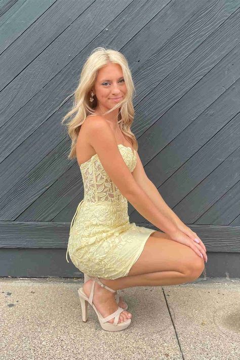 Short Fitted Homecoming Dresses, Light Orange Homecoming Dress, Hoco Dresses Tight Corset, Different Homecoming Dresses, Gorgeous Homecoming Dresses, Rare Hoco Dresses, Sweetheart Neckline Hoco Dress, Pink Strapless Homecoming Dress, Homecoming Dresses Coral