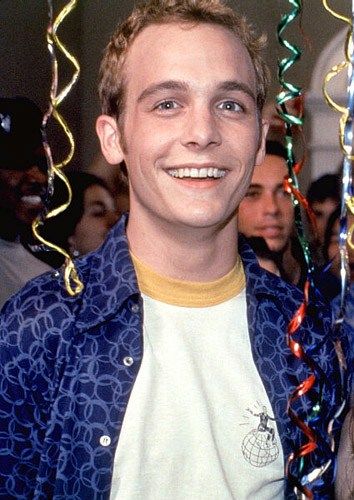 Ethan Embry as Preston in 'Can't Hardly Wait ' Ethan Embry, The 90s Fashion, Film Icon, Be More Chill, Teen Movies, Teen Summer, Celebrity Beauty, The Cast, Celebrities Male