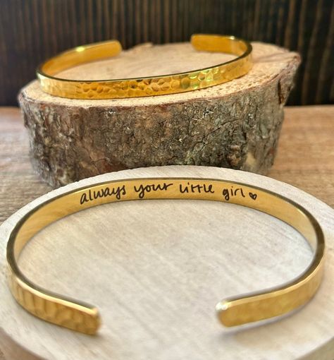 This listing is for ONE stainless steel silver or gold, textured cuff bracelet with a handwritten message or signature on the inside. This custom bracelet makes a unique, custom gift for the mother of the bride or groom, the bride from her parents or husband to be, or from a loved one she has lost.  With your handwritten message on the inside, she is sure to cherish it forever.  It is dainty, so it can be worn on her special day as she walks down the aisle. This bracelet is made from 316L stainl Husband To Be, Mother Of The Groom Gift, Handwriting Bracelet, Wedding Gifts For Parents, Mother Of The Bride Gift, Mom Wedding Gift, Mother Of The Groom Gifts, Wedding Gifts For Groom, Wedding Day Gifts