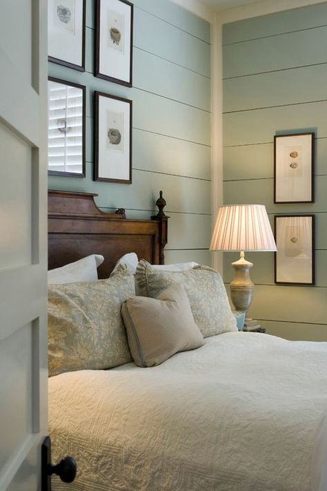 10 Cottage Style Bedrooms...Makeover Inspiration - Love of Family & Home Pretty Beach House, Cottage Tour, English Cottages, Farmhouse Style Bedrooms, House Of Turquoise, Coastal Bedrooms, Cottage Bedroom, Style Cottage, Chaise Lounges