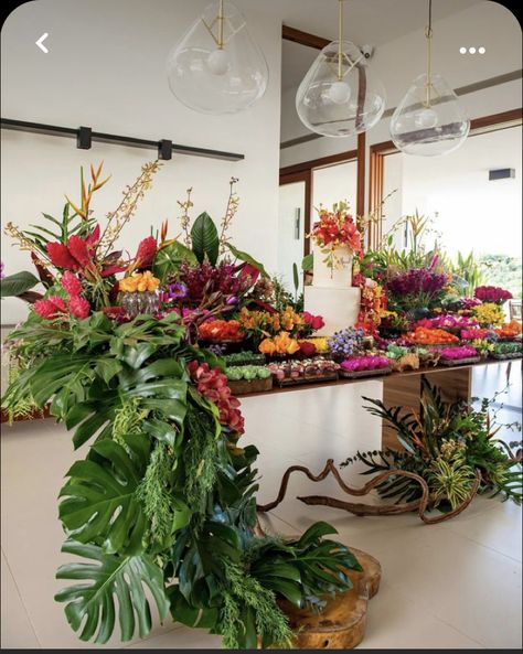 Hawaiian Event Decor, Tropical Floral Table Arrangements, Brazilian Themed Party, Buffet Flower Arrangements, Tropical Buffet Table, Tropical Buffet Table Decor, Tropical Food Table, Tropical Event Decor, Hawaiian Table Decorations