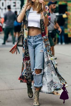 Puedes agregar un toque bohemio para darle frescura a tu look. Vetement Hippie Chic, Long Kimono Cardigan, Looks Hippie, Look Hippie Chic, Look Boho Chic, Printed Kimono, Estilo Hippy, Mode Kimono, Mode Hippie