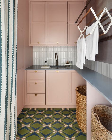 This is the kind of deliciously appointed laundry room that, well, almost makes the task a pleasure. Almost. Design: @chantelelshoutdesign… | Instagram Laundry Room Pink, Pink Laundry Room, Happy Summer Holidays, Pink Laundry, Pink Laundry Rooms, Hill View, Cleaning Cabinets, Laundry Space, Pink Tiles