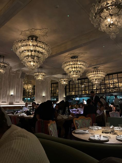 Restaurant London Aesthetic, London High Society Aesthetic, Fancy Restaurants Aesthetic, London Restaurants Interior, Restaurant In London Aesthetic, London Fancy Restaurant, London Dinner Aesthetic, London Dinner Restaurant, City Restaurant Aesthetic