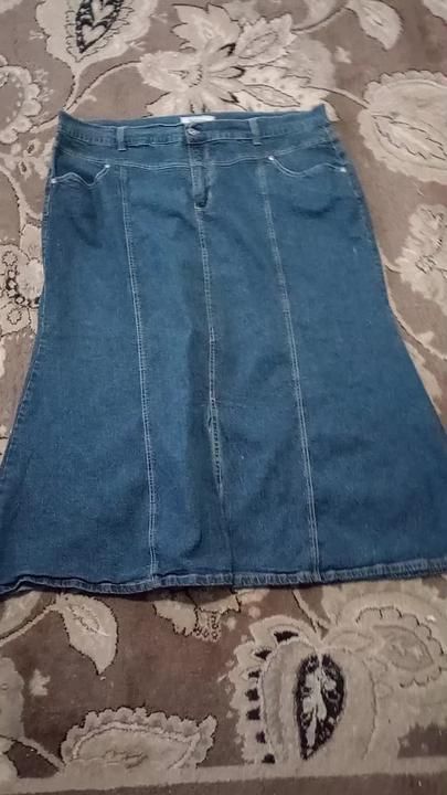 Diy Denim Skirt From Jeans, Pants Upcycle, Diy Y2k, Diy Denim Skirt, Upcycled Textiles, Flair Jeans, Y2k Pants, Upcycle Sewing, Diy Fashion Clothing