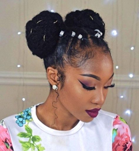 Afro Buns Hairstyle, Hảir Style Black Women, Cute Afro Hairstyles, Afro Buns, Cabello Afro Natural, Twisted Hair, Space Buns, Pelo Afro, Natural Curls Hairstyles