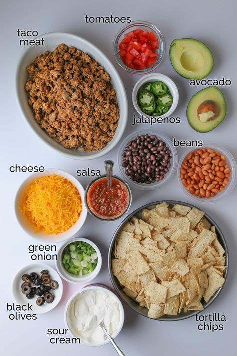 Nachos For A Party, Superbowl Nachos Bar, Nacho Recipe Easy, Mexican Nacho Bar, Build Your Own Nachos Bar, Football Nacho Bar, Make Your Own Nachos Bar, Build Your Own Nacho Bar, Easy Taco Bar Ideas