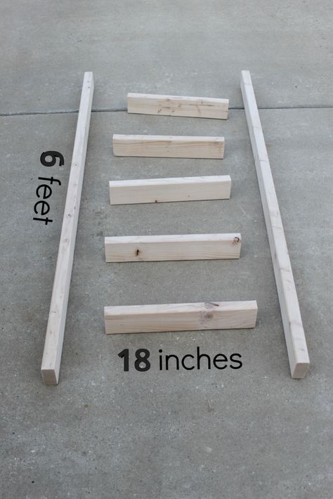 How to Make a DIY Blanket Ladder for Just $10 - Life Storage Blog Learning Woodworking, Do It Yourself Decoration, Diy Farmhouse Decoration, Diy Blanket, Diy Blanket Ladder, Farmhouse Style Living Room, Woodworking School, Woodworking Business, Dekor Diy