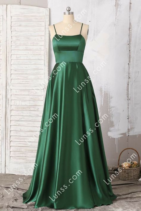 Emerald Green Winter Formal Dresses, Green Silk Formal Dress, Emerald Green Prom Dresses 2023, Emerald Green Prom Dress Modest, Emerald Green Dama Dresses For Quince, Dark Green Satin Prom Dress, Green Ombre Bridesmaid Dresses, Appropriate Prom Dresses, Green Dress With Long Train