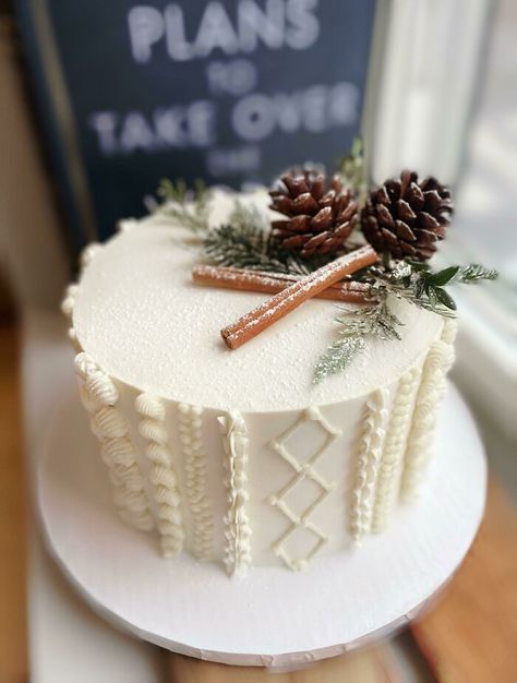 Sweater Cake, Baking Decorating, Christmas Cake Designs, Winter Wedding Cake, Christmas Cake Decorations, Xmas Cake, Winter Cake, Baking Business, Cake Business