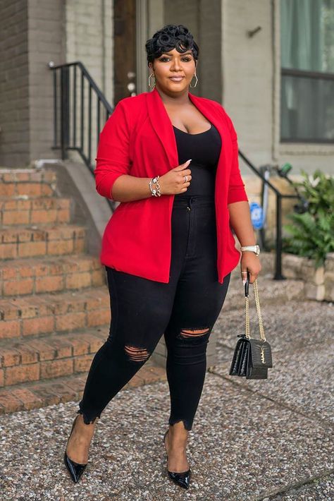 Celine Blazer, Red Blazer Outfit, Moda Pinup, Look Legging, Blazer Outfits For Women, Plus Size Fall Fashion, Plus Size Fall Outfit, Look Plus Size, Ruched Sleeve