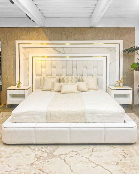 Glamour Bed, Bed Design Modern Luxury, Eclipse Design, Wall Wardrobe, Lux Decor, Bed Back Design, Bedroom Design Styles, Victorian Bed, Luxury Bedroom Furniture