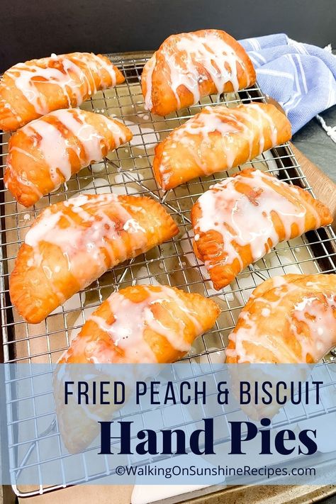 Fried Peach Pies using Canned Biscuits - only two ingredients needed to make this dessert similar to the hand pies from your childhood. Recipe Using Canned Biscuits, Peach Biscuits, Using Canned Biscuits, Peach Quick Bread, Fried Peach Pies, Fried Hand Pies, Peach Desserts Easy, Peach Pies, Fried Apple Pies