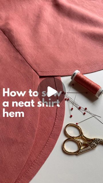 How To Sew A Curved Hem, How To Sew A Blouse, Hemming Hacks, Sewing Hacks Clothes, Sewing Knit Fabric, Sewing Hems, Circle Skirt Pattern, T Shirt Sewing Pattern, Sewing Sleeves