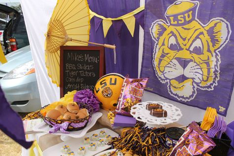 Aimee-good-tailgate2 Lsu Football Party, Trunk Party Ideas College, Lsu Tailgate, Tailgate Decor, Tailgate Bbq, Lsu College, Tailgate Decorations, Trunk Party, College Tailgating