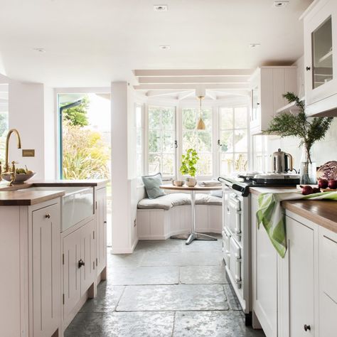 Conservatory Kitchen Ideas, Scandi Kitchen Ideas, Kitchen Bay Window, Conservatory Kitchen, Scandi Kitchen, U Shaped Kitchen, Thatched Cottage, Banquette Seating, Kitchen Extension