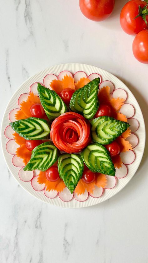 Salad Plating Ideas, Salad Plating, Tomato Rose, Fruit Salad Decoration, Instagram Salad, Salad Decoration Ideas, Salad Presentation, Salad Design, Food Garnish