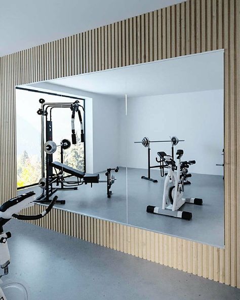 home gym, small home gym, basement gym, home gym inspiration Home Gym Asthetics, Home Gym Dark, Garage Gym Makeover, Container Gym, Home Gym Mirrors, Home Gym Basement, Home Gym Inspiration, Dance Room, Tennis Fitness