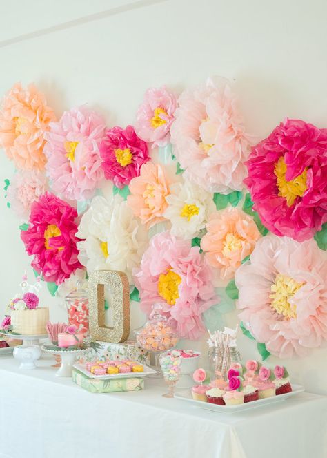 Paper Floral Backdrop, Kindergarten Party, Flower Birthday Party, Garden Birthday, Birthday Photography, Flower Party, Paper Floral, Modern Kids, Flower Backdrop