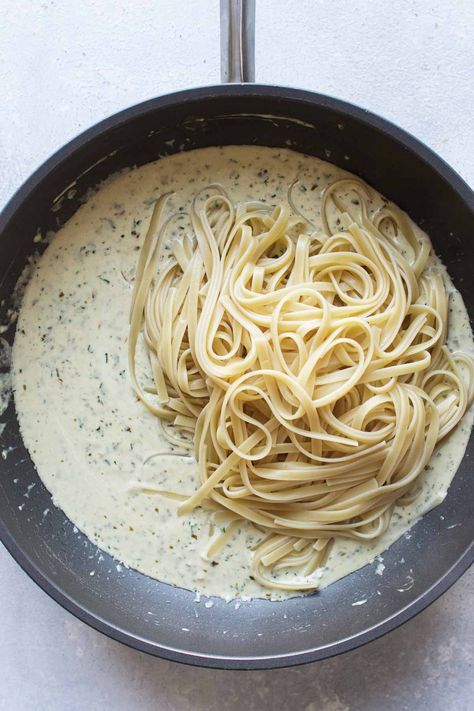 Dinner Ideas With Pesto Sauce, Pesto Cream Pasta, Pesto Sauce Recipe For Pasta, Homemade Sauce For Pasta, Creamy Pesto Sauce Recipe, Pasta Monday, Quick Pasta Dinner, Creamy Pesto Pasta Recipe, Pesto Sauce Recipe