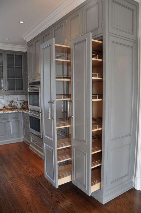 Desain Pantry Dapur, Kitchen Pullout, Kitchen Pantry Ideas, Kitchen Examples, Organiser Cucina, Model Dapur, Desain Pantry, Kabinet Dapur, Pantry Ideas