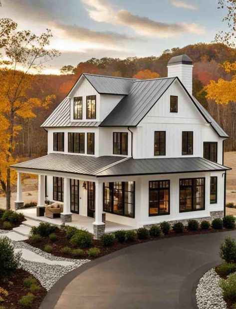 Southern Farmhouse Exterior, Different House Styles, Farmhouse Exterior Design, Barn Style House Plans, Cottage Style House Plans, Dream Life House, Farmhouse Style House Plans, Farmhouse House, Barn Style House