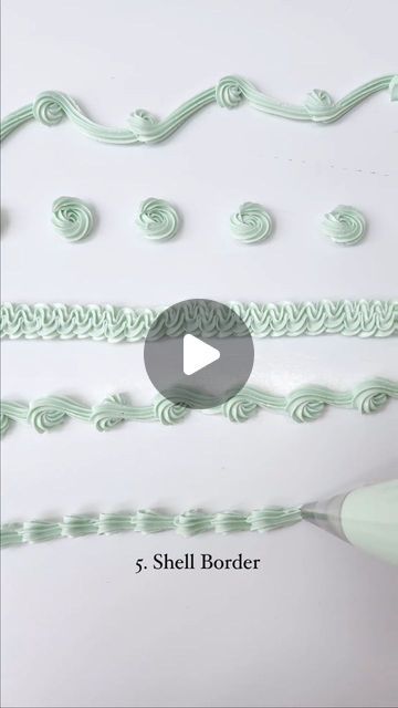 Frosting Borders Piping Techniques, Cake Boarder Styles, Reverse Shell Border Cakes, Piping Ruffles On A Cake, Cake Piping Tutorial, Cake Borders Piping, Piping Borders On Cakes, Cake Boarder, Cake Borders Designs