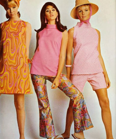 Women In Dresses, 60’s Fashion, Look 80s, Colorful Clothing, 1960 Fashion, Fall Fashion Skirts, 60s 70s Fashion, Mode Hippie, 60s And 70s Fashion