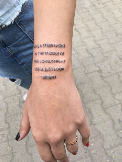 Changbin Streetlight, Streetlight Tattoo, Cracked Wall, Tattoo Font, Street Light, The Light, Tattoo Quotes, Tatting, Tattoo Ideas