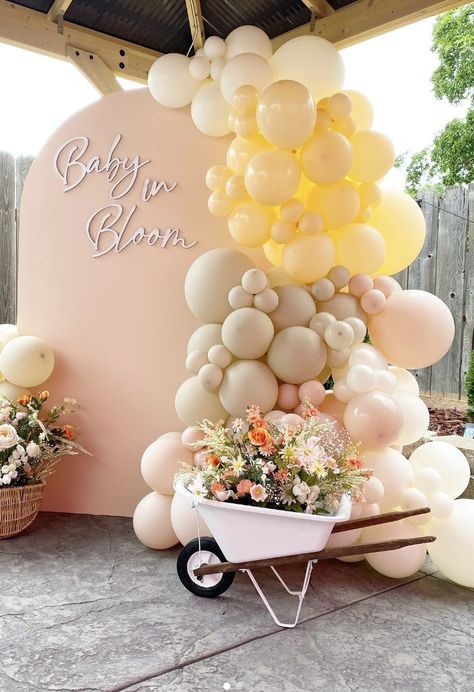 Floral Theme Decoration, Neutral Floral Baby Shower Ideas, Backyard Baby Shower Ideas Girl, Botanical Garden Baby Shower Ideas, Baby Girl Spring Baby Shower Themes, Baby Shower Themes Baby In Bloom, Classic Baby Shower Decor, Baby Shower Flowers Girl, March Baby Shower Ideas Girl