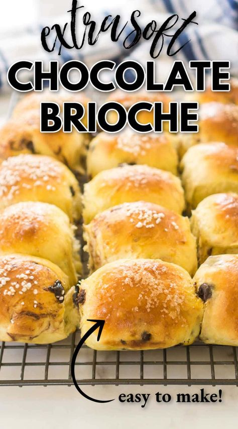 Chocolate Chip Brioche, Baked Omelette, Breakfast Buns, French Pastries Shop, Chocolate Brioche, Homemade Brioche, Brioche Recipe, French Bread Recipe, French Chocolate