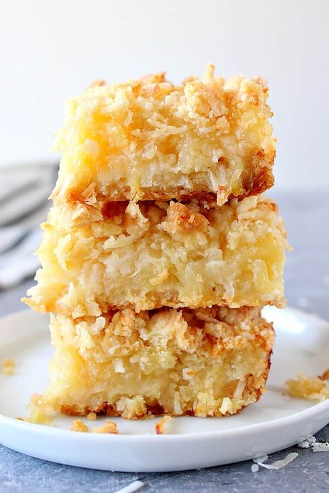 Pineapple Filling, Tropical Desserts, Pineapple Dessert Recipes, Crumb Bars, Coconut Dessert, Pineapple Desserts, Coconut Desserts, Pineapple Coconut, Cookie Bar Recipes